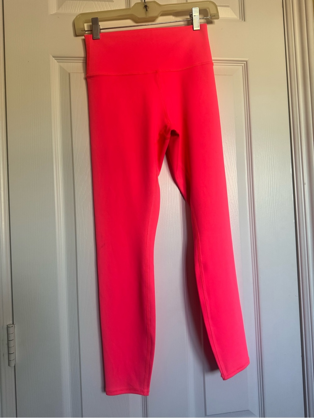ALO Yoga Neon Pink Leggings - Picture 3 of 8
